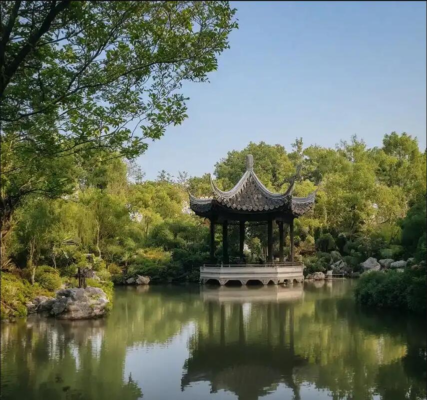 信宜半芹土建有限公司